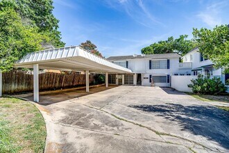 Building Photo - Charming 1 Bed 1 Bath - Great Location