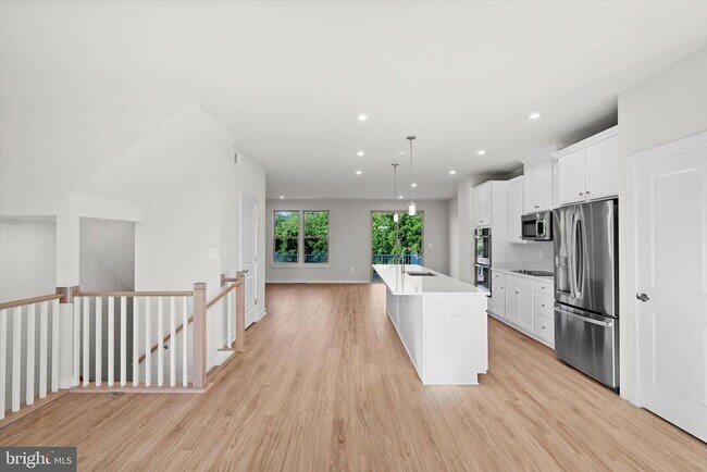 Building Photo - 1043 Venifena Terrace SE