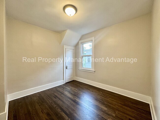 Building Photo - 310 W Hazelhurst St