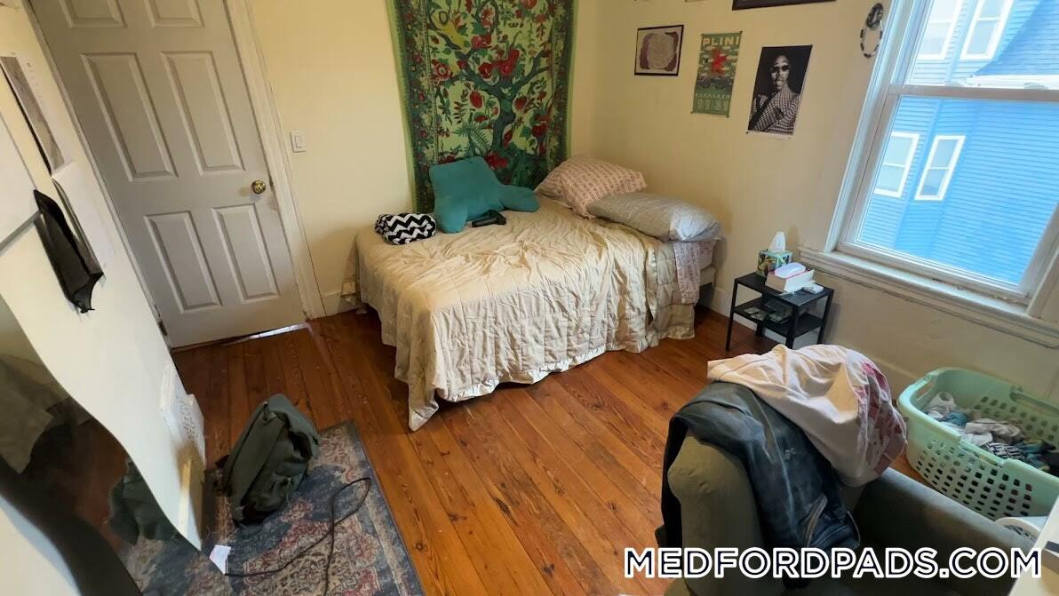 Building Photo - 9 Medford St