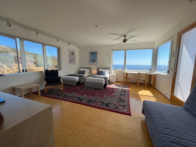 Building Photo - 3095 Rambla Pacifico St