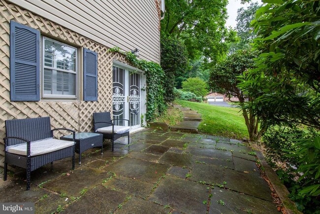 Building Photo - 6034 Chesterbrook Rd