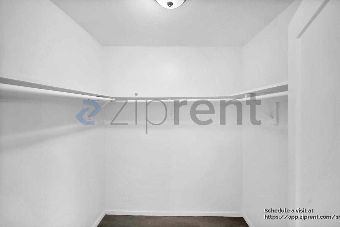 Building Photo - 5301 Demaret Ave