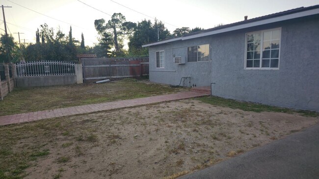 Building Photo - 2-Bedroom Single-Family Home in Pacoima – Large Fenced Yard & Garage