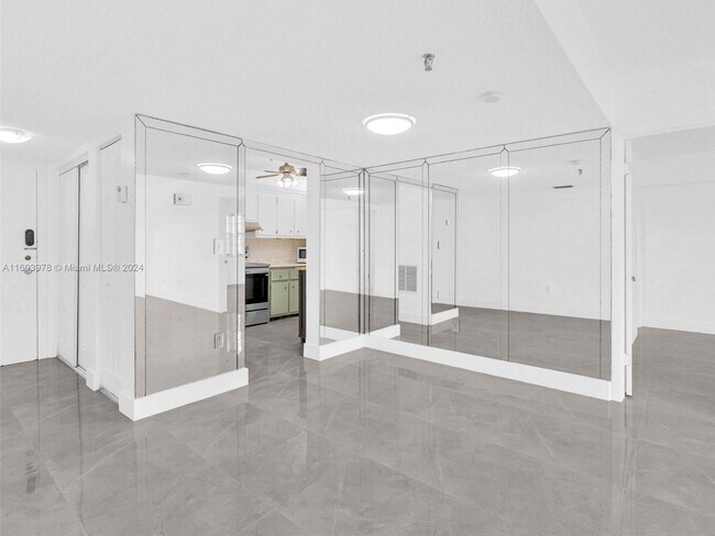 Building Photo - 250 181 Dr