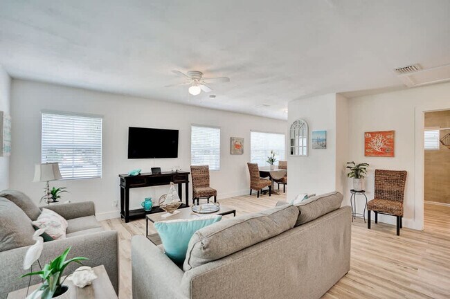 Building Photo - 3316 SE 4th St