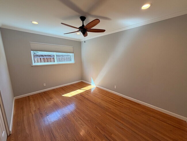 Building Photo - 362 Penn Way