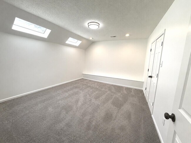 Building Photo - 1602 Bubbling Brook Dr