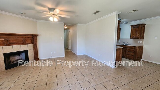 Building Photo - 140 W Stage Coach Trl