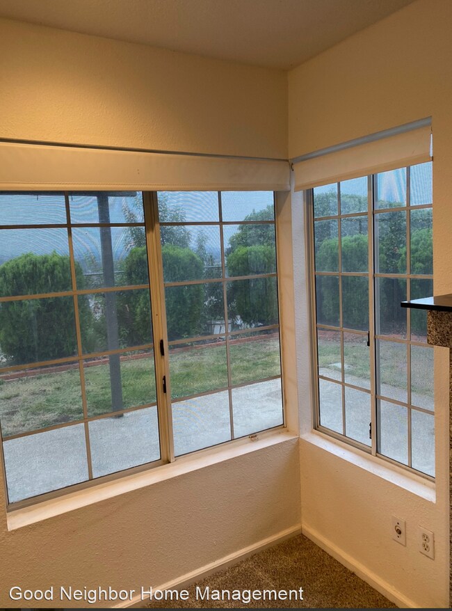 Building Photo - 4 br, 2.5 bath House - 3807 Via Escuda