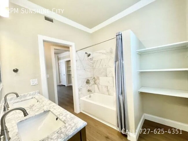 Building Photo - 7700 Boca Ciega Dr