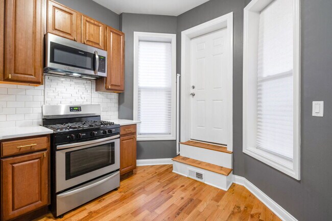 Building Photo - 6609 S Drexel Ave