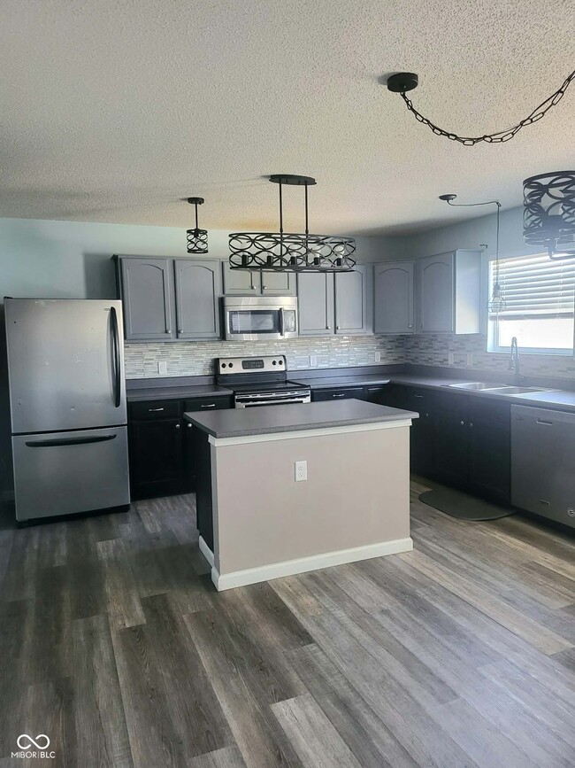 Building Photo - 868 Wheatgrass Dr