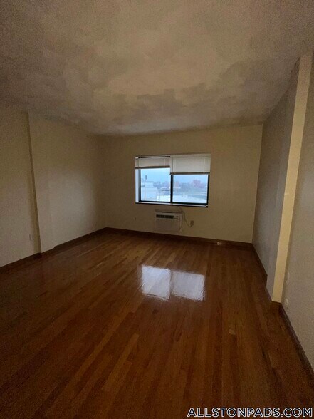 Building Photo - 1110 Commonwealth Ave