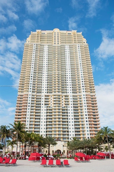 Building Photo - 17875 Collins Ave