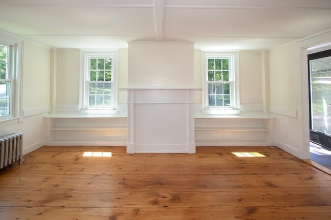 Building Photo - Amazing, Rarely Available Farmhouse with Carriage House and Garage