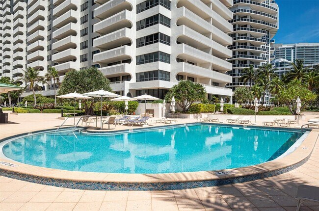 Building Photo - 10205 Collins Ave