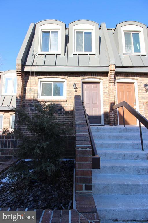Building Photo - 1224 Eton Ct NW