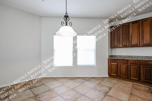 Building Photo - 1074 S Hawk Ln