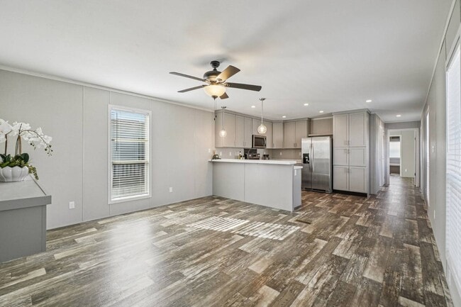 Building Photo - 1616 American Dr