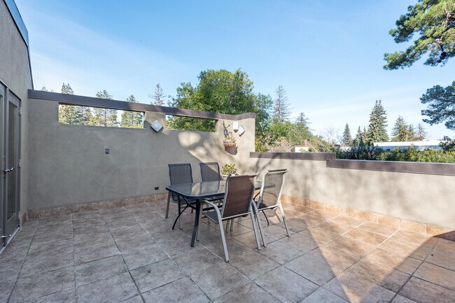 Terrace - 570 Okeefe St