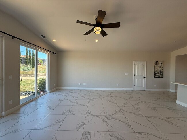 Building Photo - Newer Single Story Model Home Located In The Meadows at Rice Ranch with Three Car Garage
