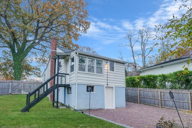 Building Photo - 120 Lookout Dr