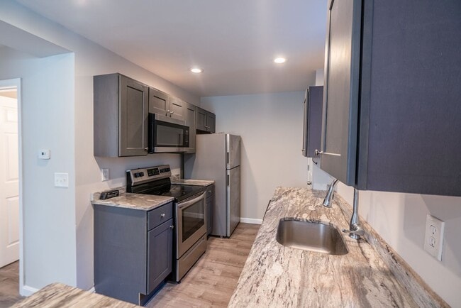 Primary Photo - Spacious 1 Bed - 1 Bath Apartment in Crans...