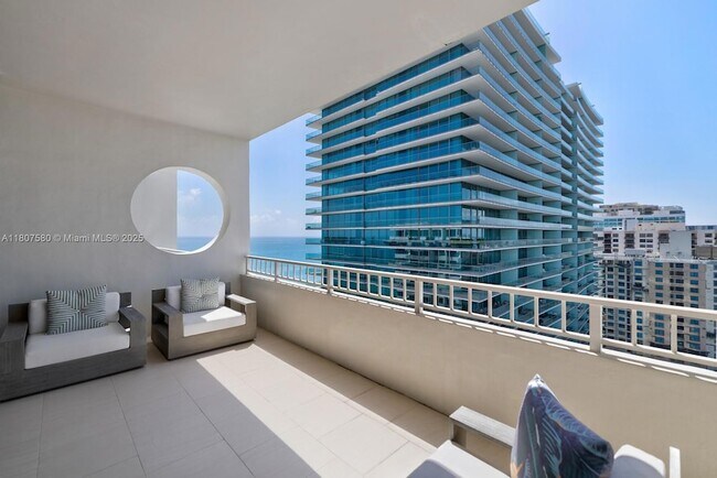 Building Photo - 10205 Collins Ave