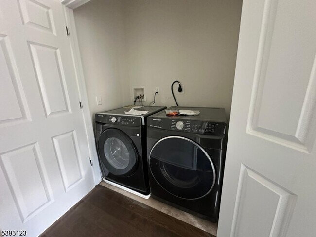 Building Photo - 2 Ambrosia Ct