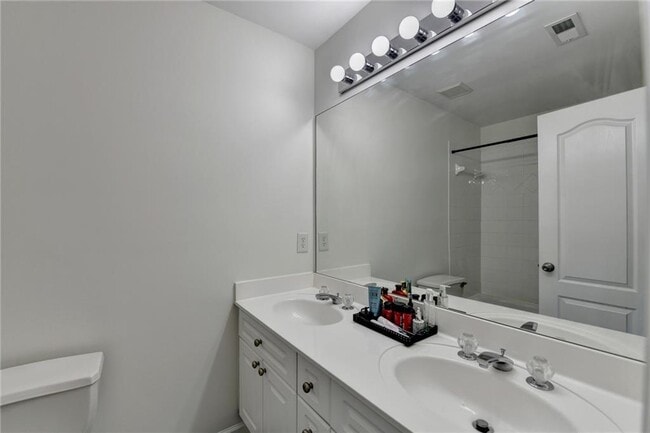 Building Photo - 1213 Harris Commons Pl