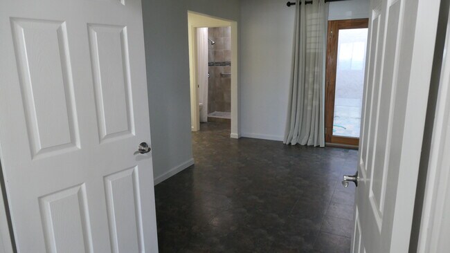 Building Photo - 44715 La Paz Rd