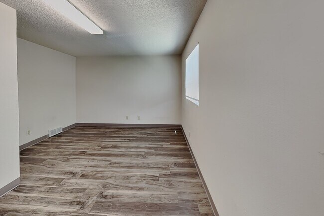 Building Photo - 218 Stanton Ave