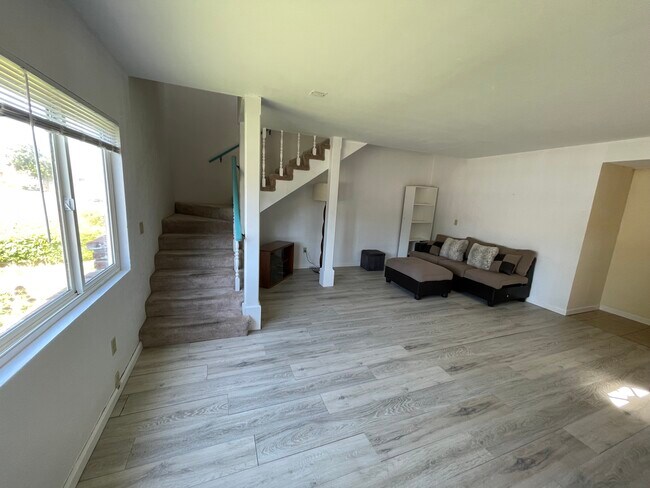 Building Photo - 1534 Oceanaire Dr