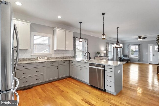 Building Photo - 115 Beauregard Dr