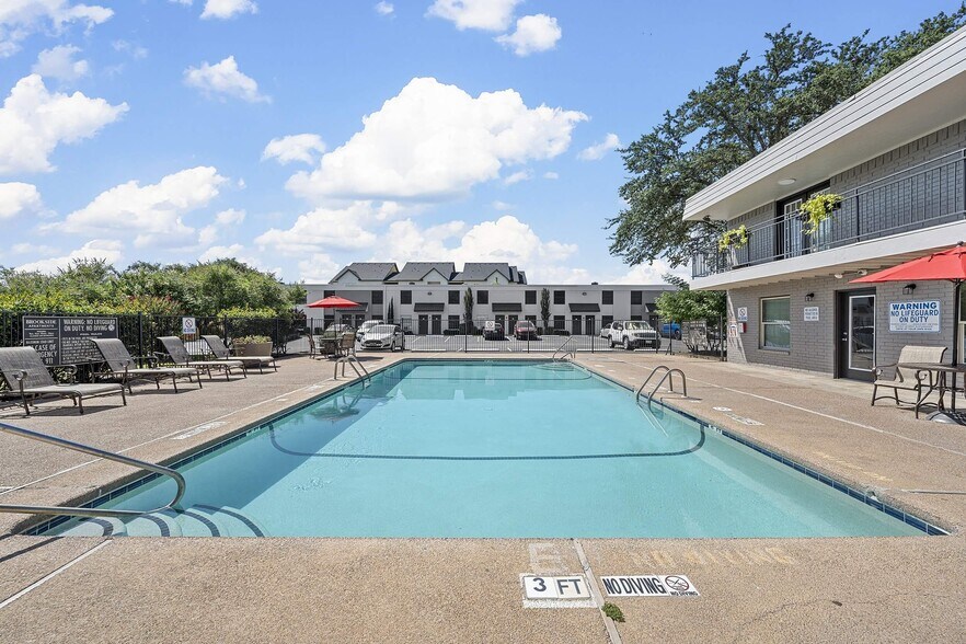 Building Photo - Brookside Apartments