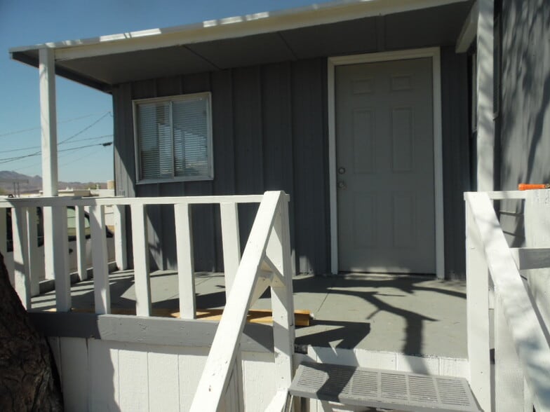 Front door - 208 Mohawk Dr