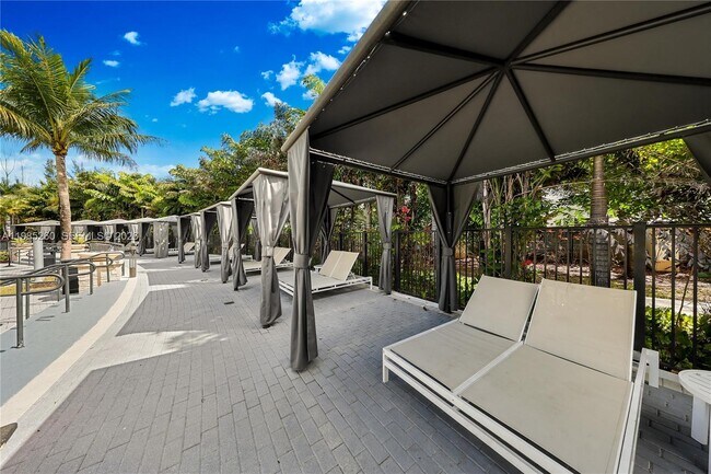 Building Photo - 8800 NW 97th Ave