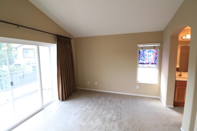 Building Photo - 16921 Meadowlark Ridge Rd