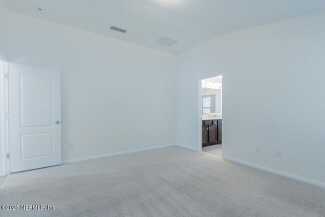 Building Photo - 95241 Tanglewood Dr