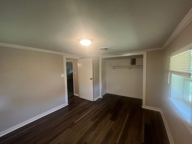 Building Photo - 4 Br 2 Bath Home for rent in NLR