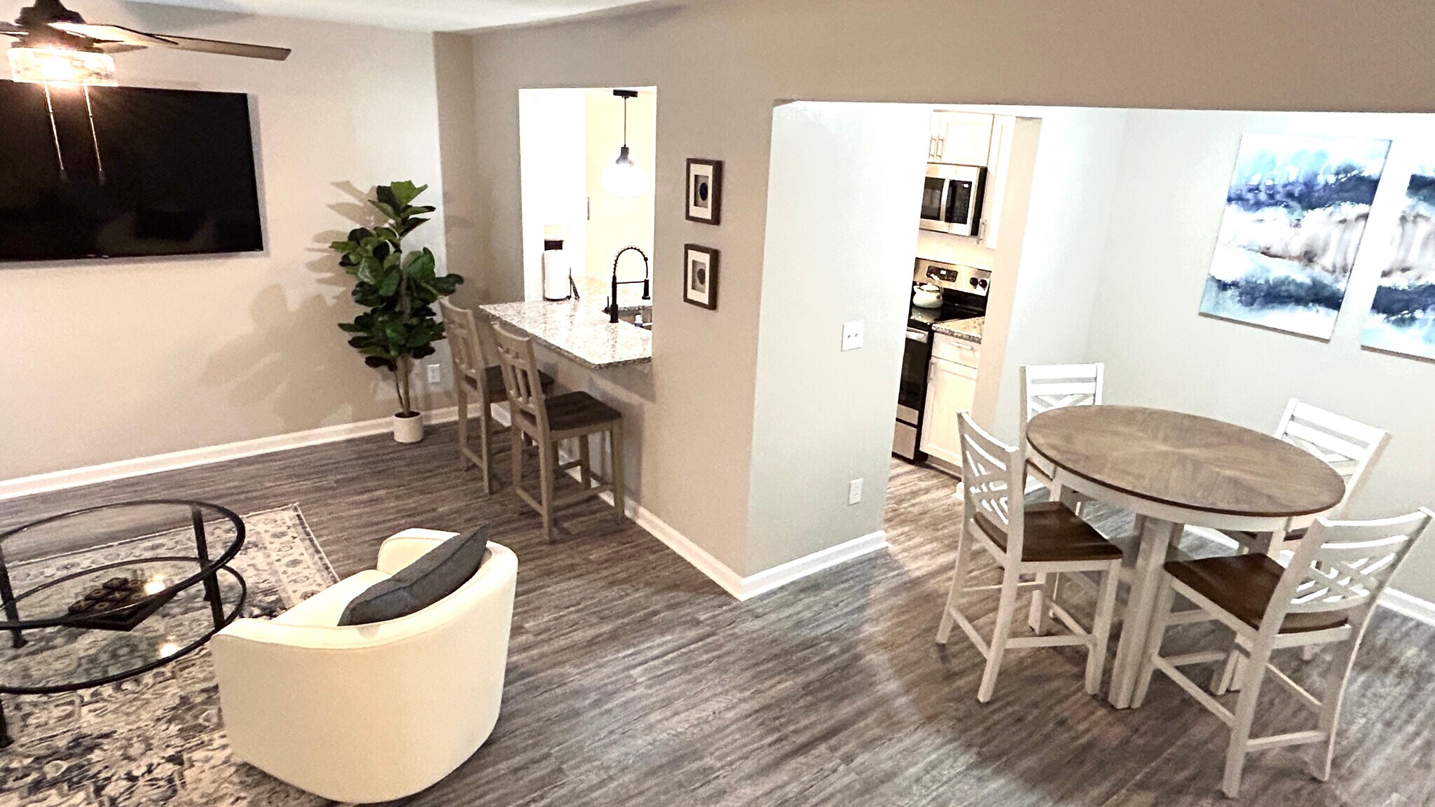 Building Photo - 403 71st Ave N