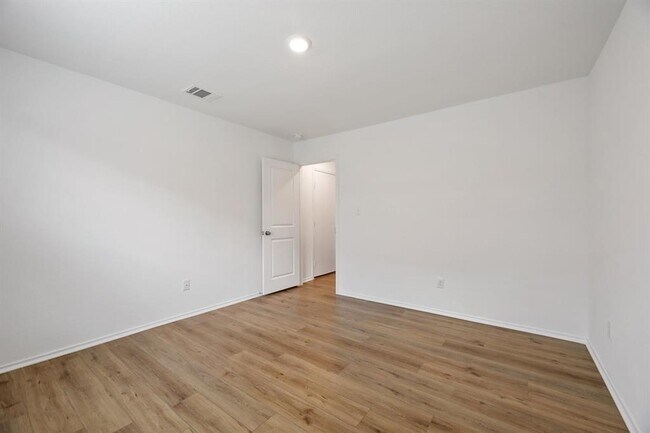 Building Photo - 113 Golden Grove Pkwy