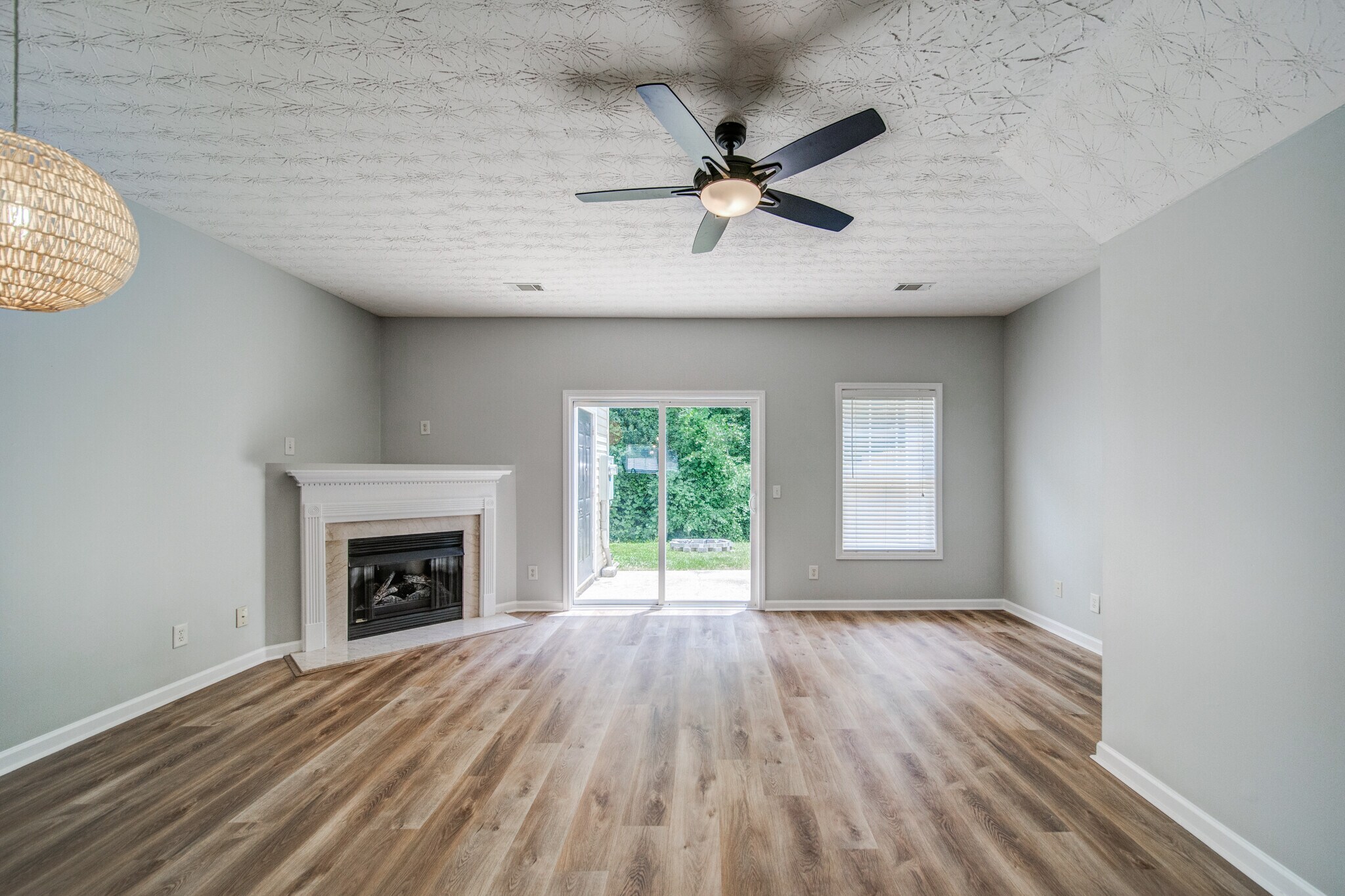 Building Photo - 211 Pearl Chambers Dr