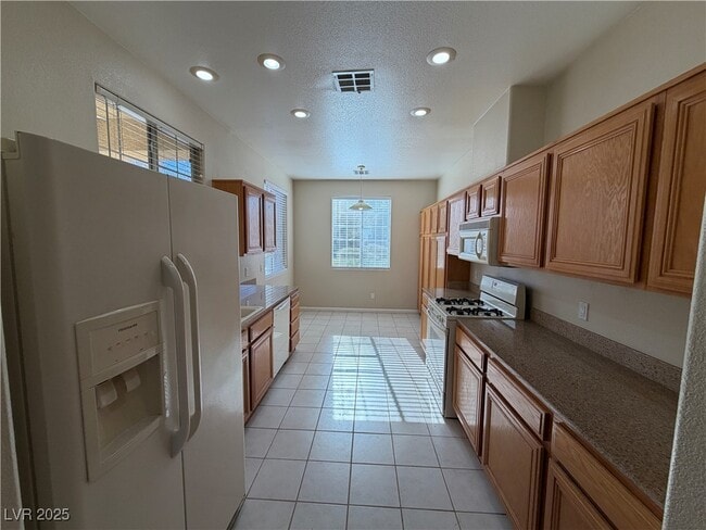 Building Photo - 1392 Baja Grande Ave