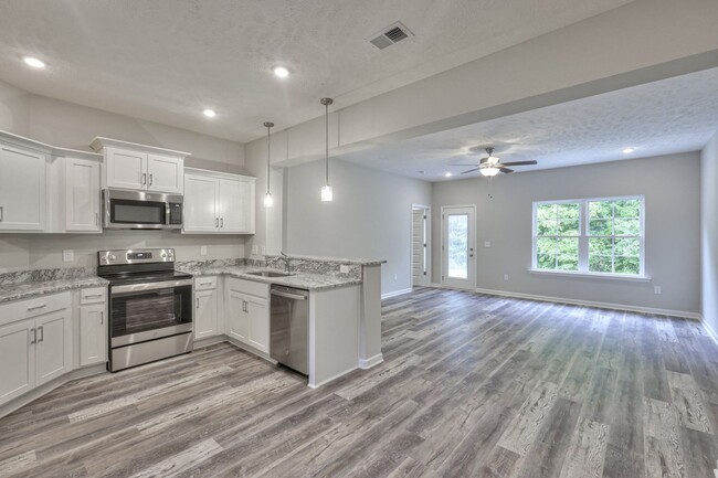 Building Photo - Beautiful NEW 3 Bed 2.5 Bath Townhome in M...