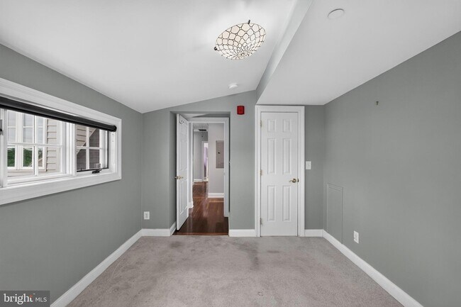 Building Photo - 7220 Ridge Ave