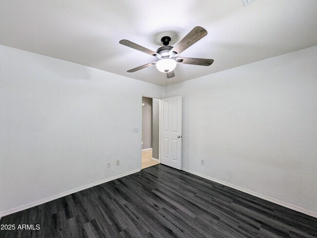 Building Photo - 13959 W Country Gables Dr