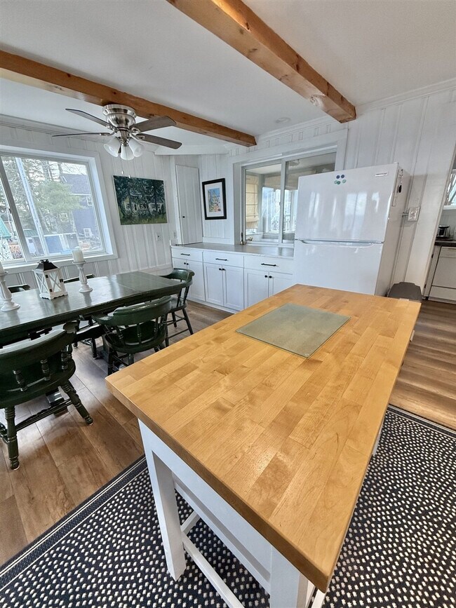 Building Photo - 28 Beach St