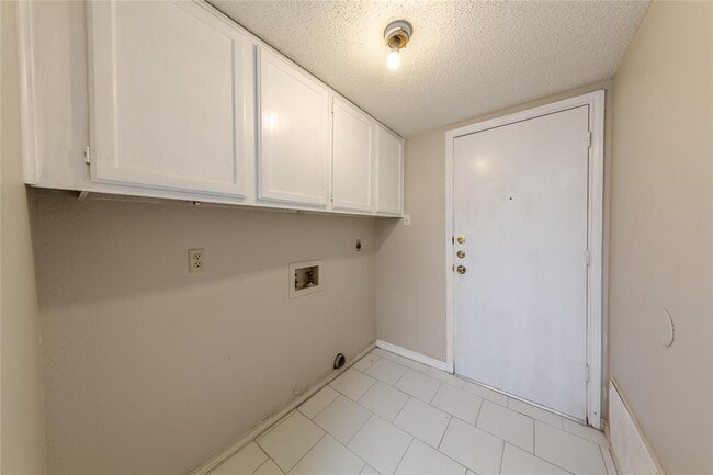 Building Photo - 2608 Gwendolyn Ln
